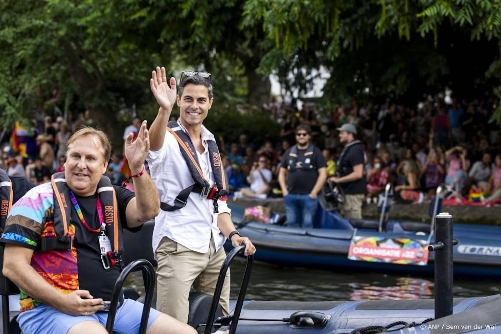 Jetten op boot met Pride-directeur Lucien Spee
