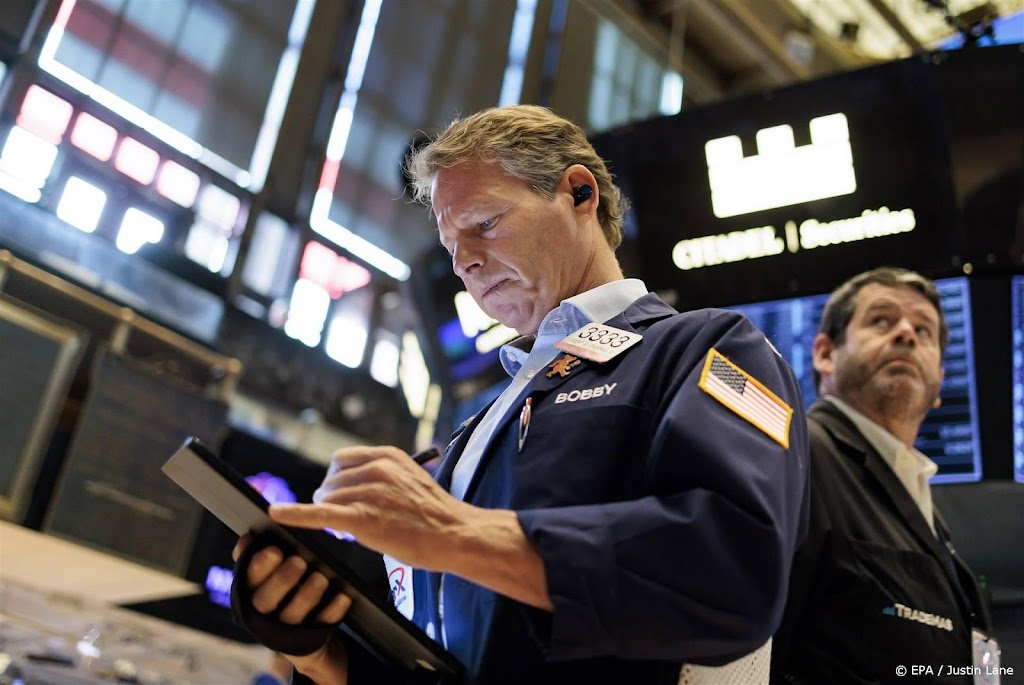 Dell schiet omhoog in New York, Wall Street zoekt richting