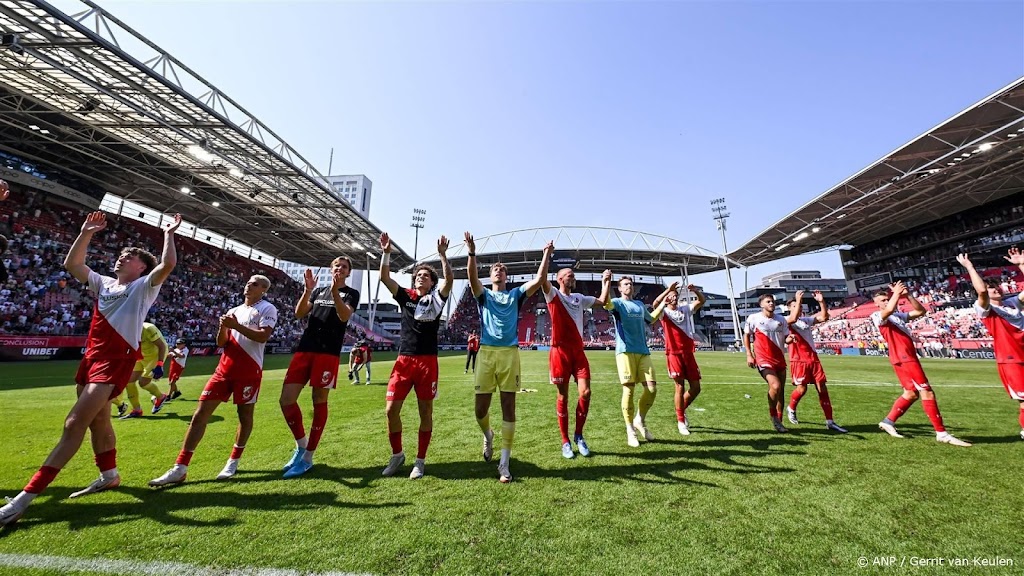 FC Utrecht verslaat ook FC Twente en komt naast AZ