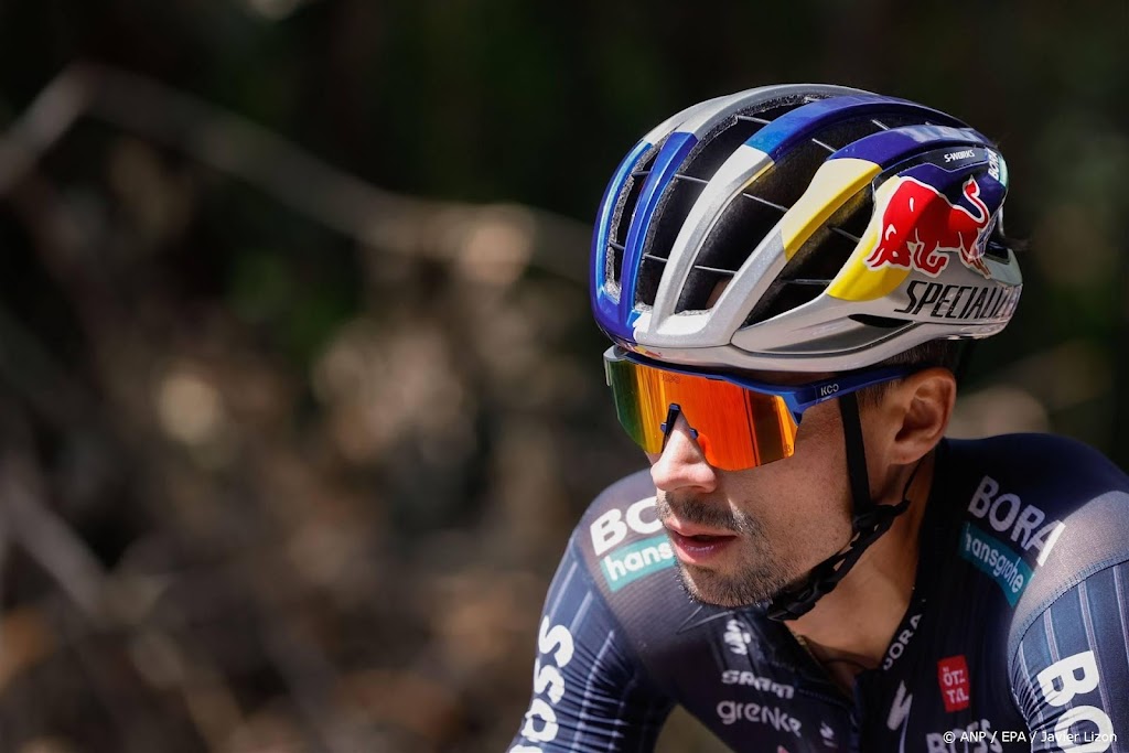 Tijdstraf Roglic voor 'stayeren' in Vuelta 