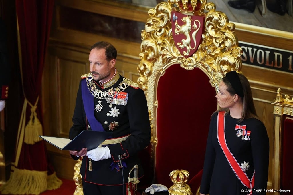 Noorse koning Haakon legt eed af in parlement