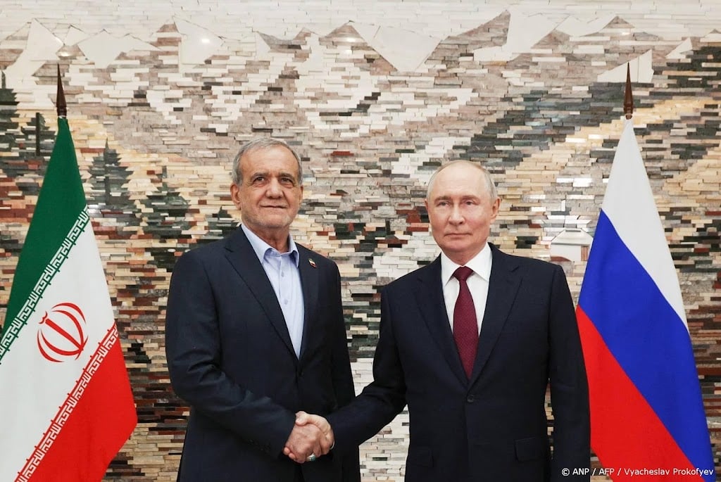 Pezeshkian bedankt Poetin voor Russisch standpunt in Iranoorlog