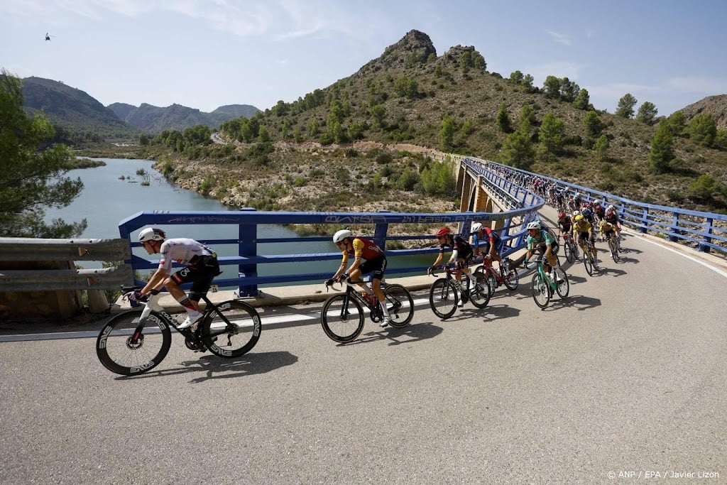 Wielrenner Tronchon sprint naar zege in tiende etappe Vuelta