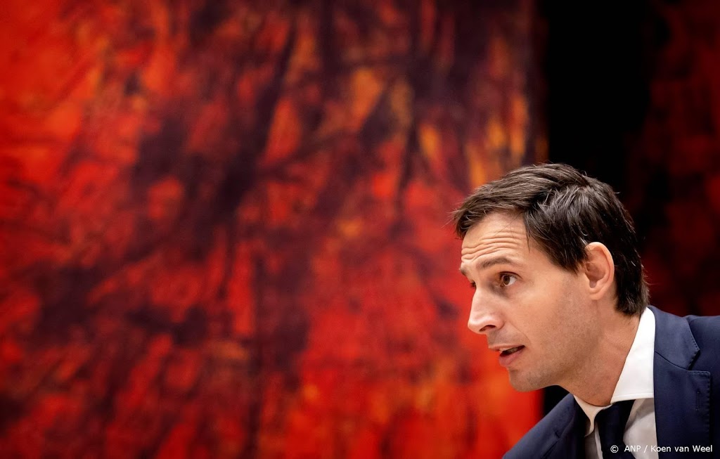 Hoekstra: akkoord KLM eerste stap op weg naar herstel