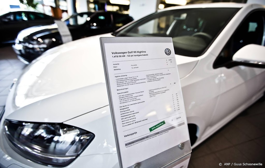 Autoverkopen blijven achter door chiptekort