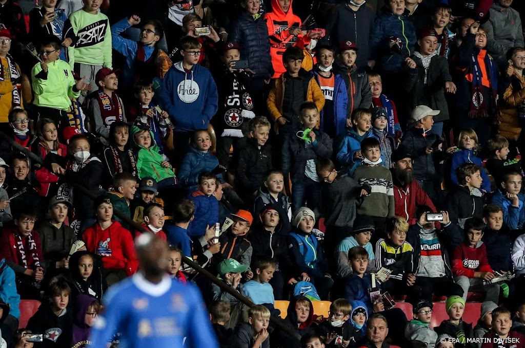 Voetbalclub Sparta Praag: stop met onze kinderen aanvallen
