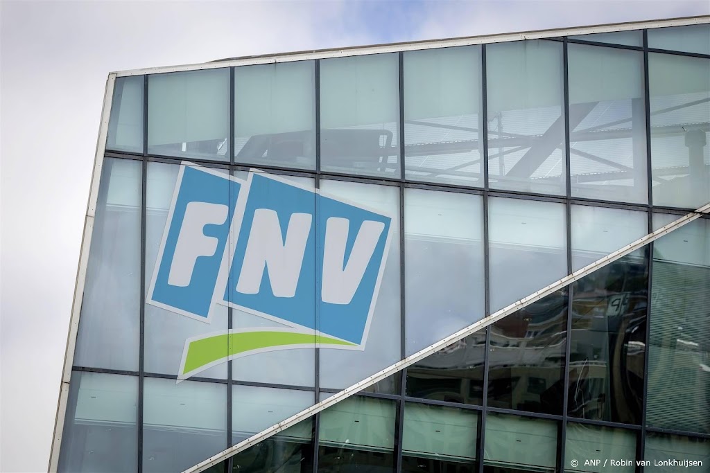 Vakbond FNV kondigt werkonderbrekingen aan in houthandel