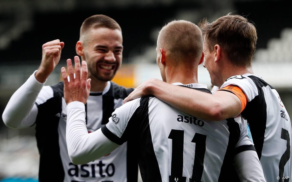 Vloet leidt Heracles met drie treffers naar zege op FC Utrecht