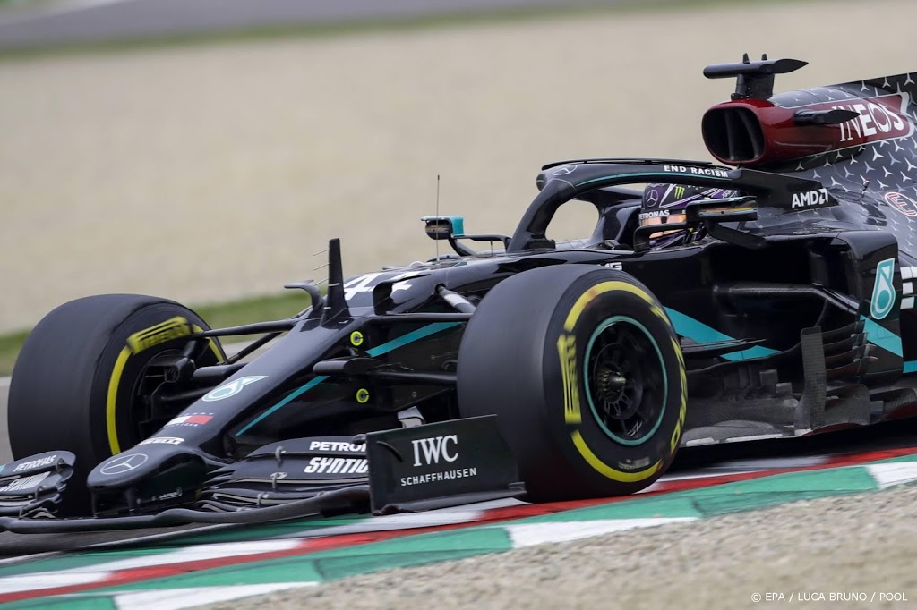 Hamilton wint ook op Imola, Verstappen valt uit