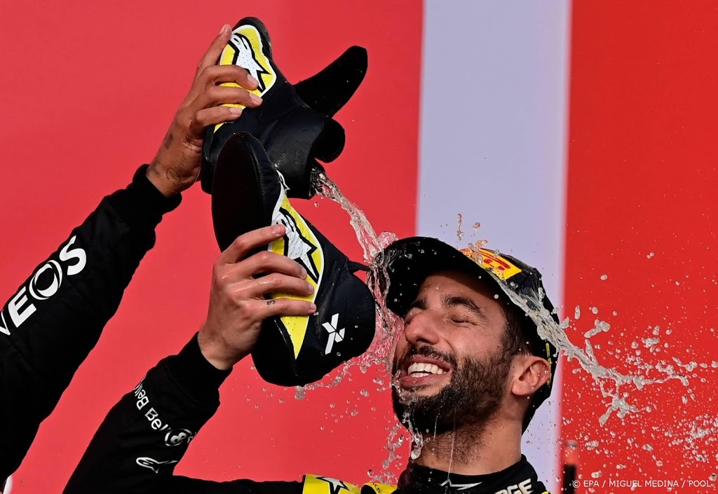 Ricciardo: geen nieuwe tatoeage, wel een 'shoey'
