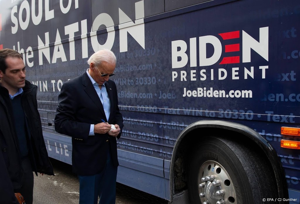 Trump-aanhangers belagen Biden-campagnebus in Texas