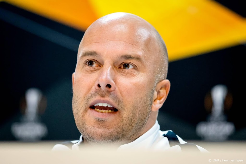 AZ-trainer Slot houdt vast aan winnend elftal 