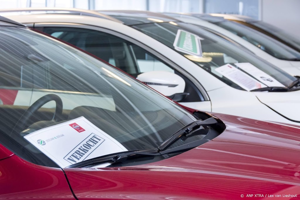 Autoverkoop in oktober bijna kwart lager door leveringsproblemen