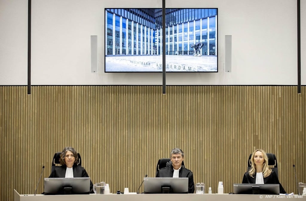 Rechtbank voegt strafzaken moord De Vries samen
