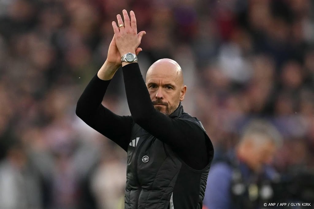 Ontslagen Ten Hag bedankt supporters Manchester United