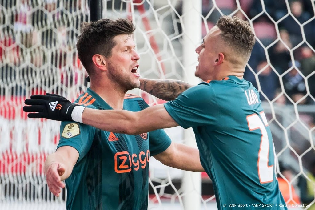 Lang helpt Ajax aan uitzege bij FC Twente