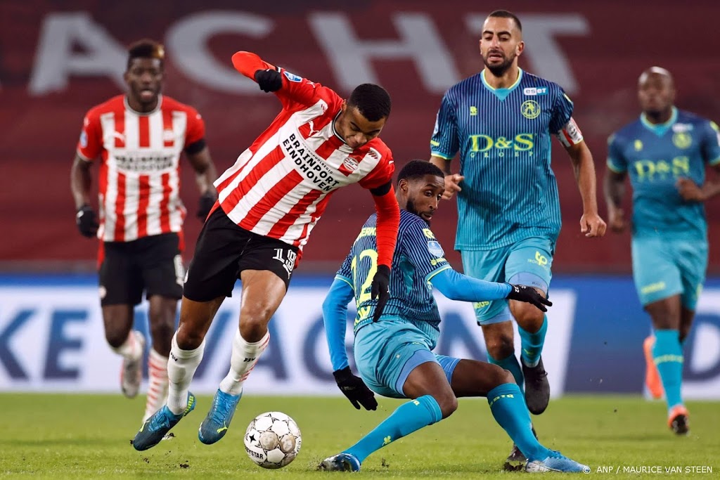 Aanvaller Gakpo verlengt contract bij PSV tot zomer van 2025