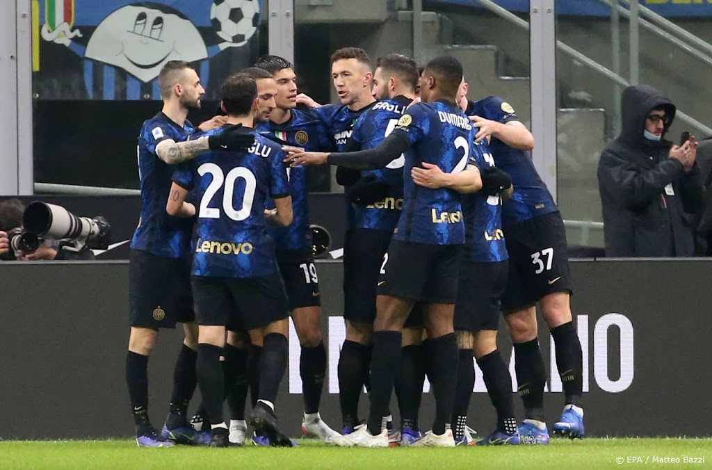 Inter wint van Spezia en nadert Napoli tot op een punt
