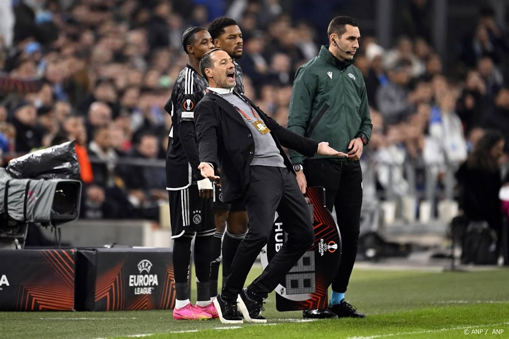 Coach Van 't Schip zag Ajax-spelers die voor elkaar vochten