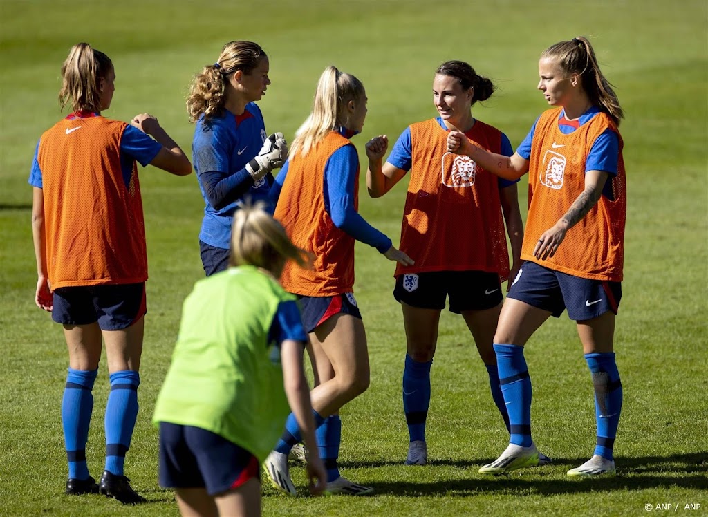 Voetbalsters Oranje spelen op Wembley belangrijk duel met Engelsen