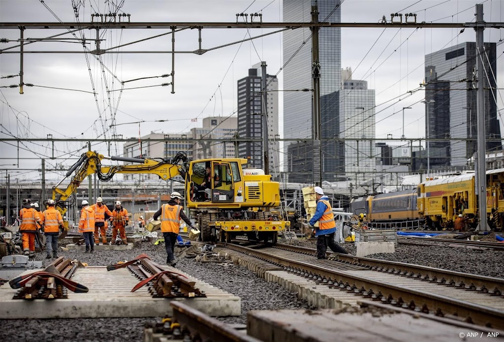 IC-direct vaak vertraagd door werkzaamheden en hsl-problemen