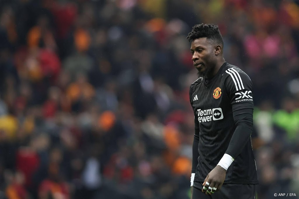 Coach Ten Hag steunt blunderende United-keeper Onana 