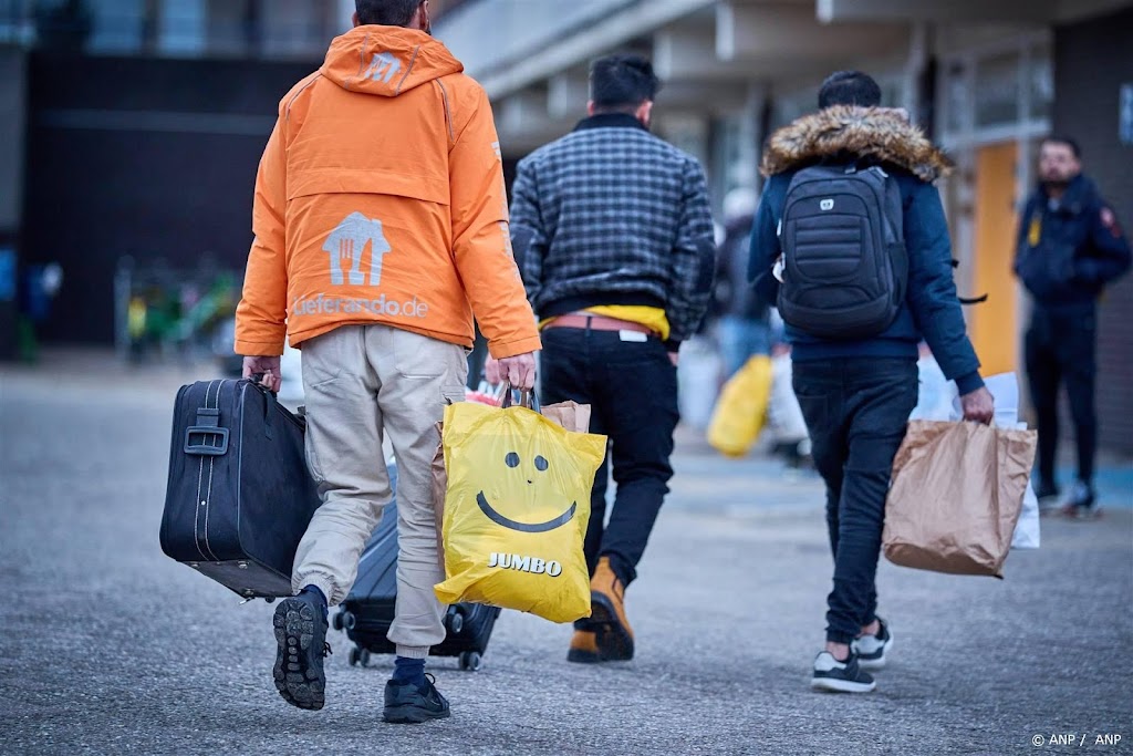 Houten trekt plan opvang asielzoekers in om 'zorgen en vragen'