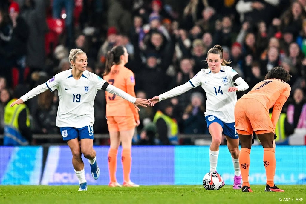 Oranjevrouwen verliezen op Wembley en missen kans op groepswinst 