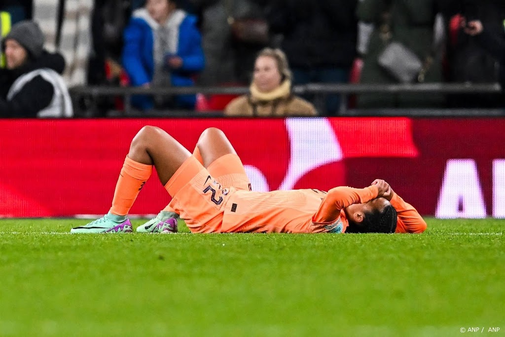 Oranjevrouwen missen op Wembley uitgelezen kans op groepswinst