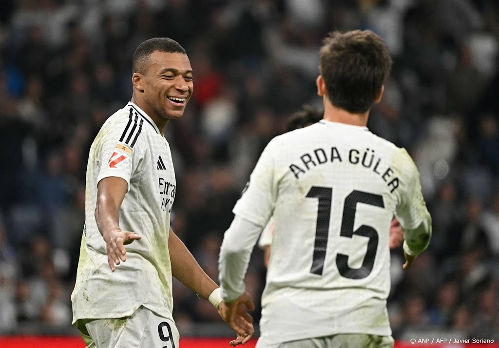 Real Madrid nadert FC Barcelona door zege op Getafe