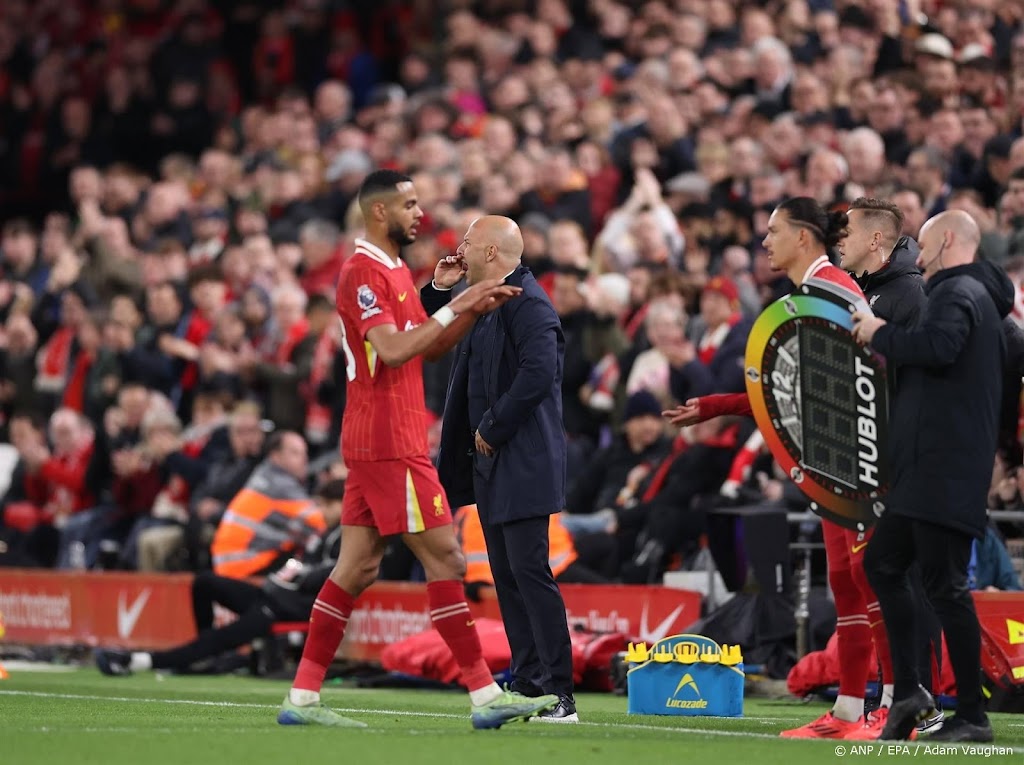 Liverpool-coach Slot tempert euforie na zege op ManCity