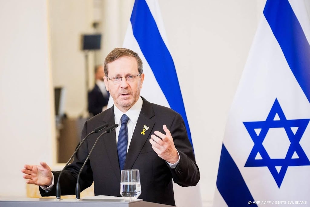 Herzog: denk alleen aan belang Israël bij gratieverzoek Netanyahu
