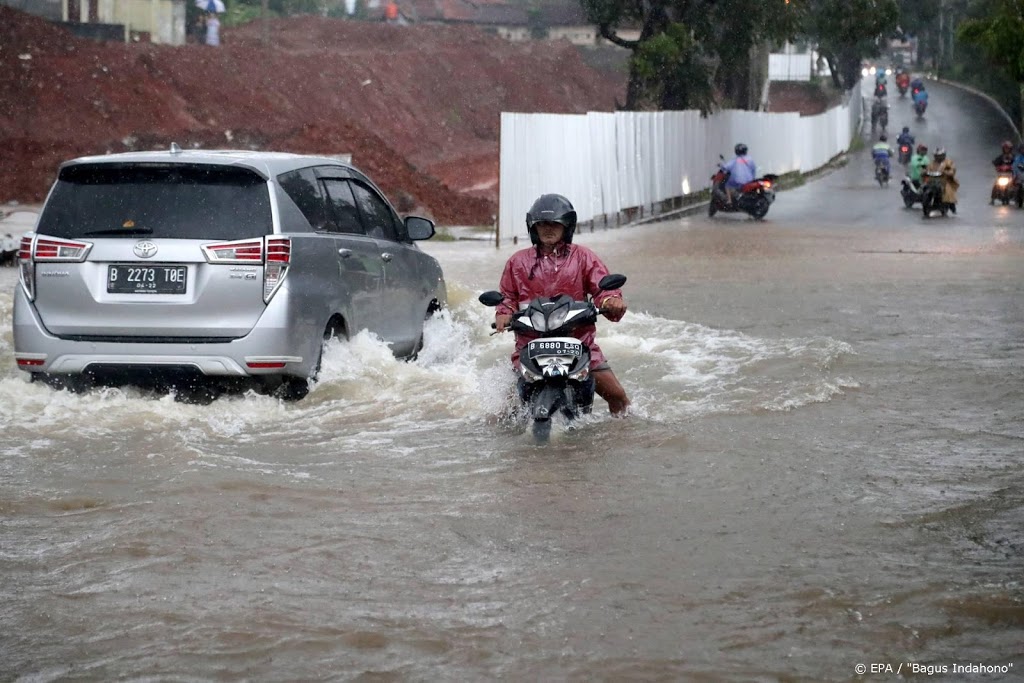 Zeker 16 doden door hoogwater in Jakarta