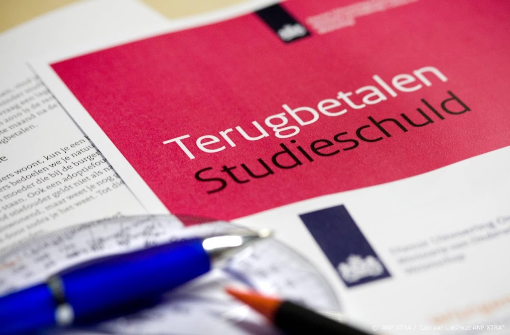 Oud-student betaalt netjes terug