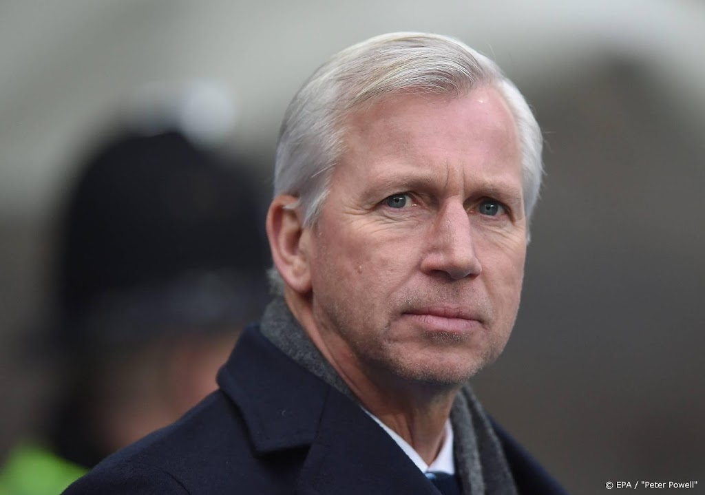 ADO-trainer Pardew wilde graag in het buitenland aan de slag