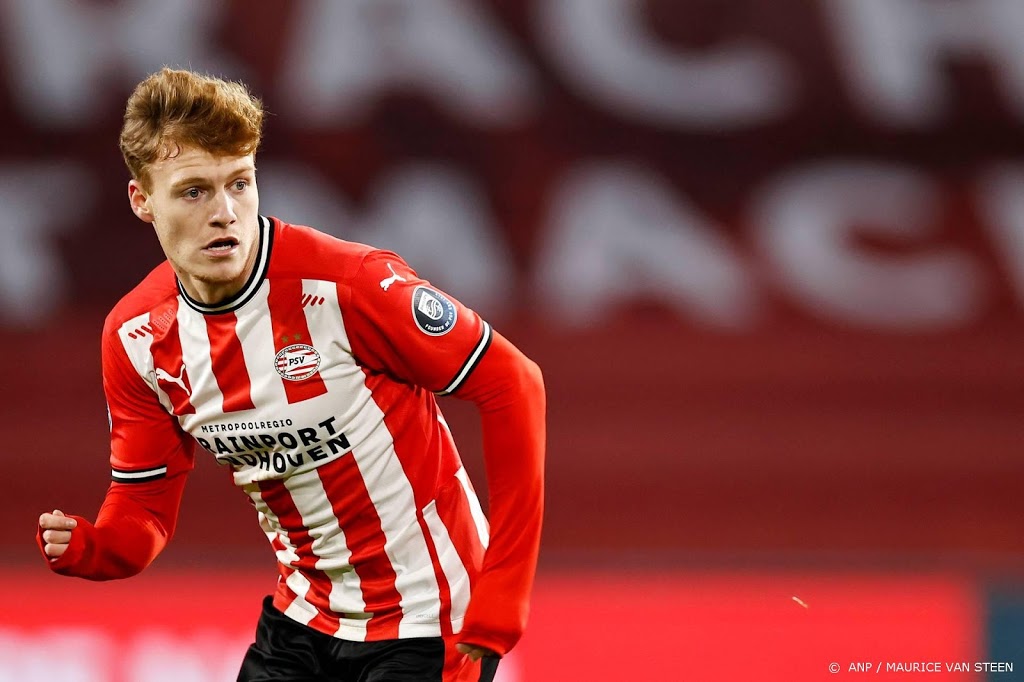 PSV-trainer Schmidt haalt aanvaller Vertessen naar A-selectie