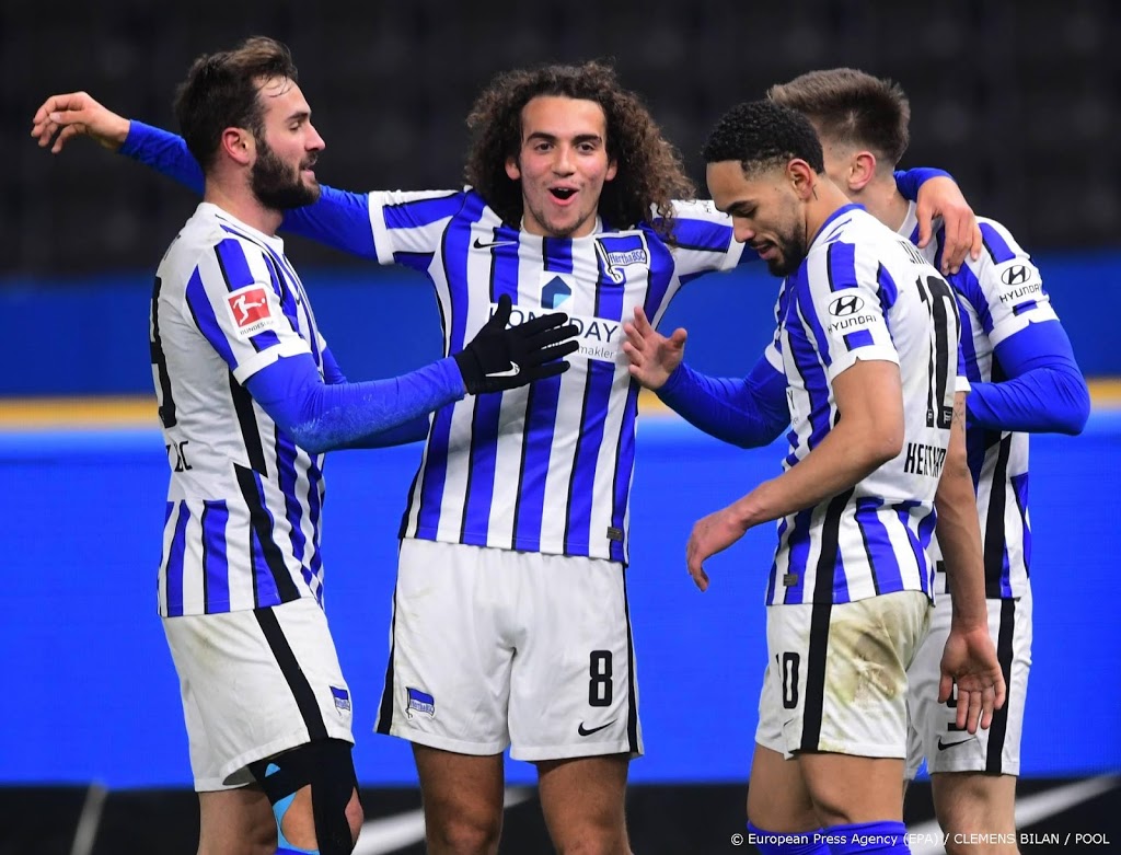 Schalke verliest ook met nieuwe trainer Gross