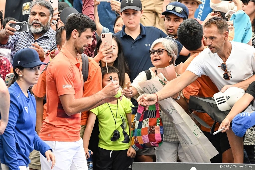 Djokovic krijgt warm welkom in Australië maar verliest dubbelspel