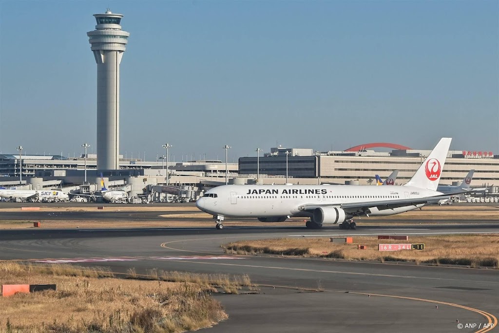Passagiersvliegtuig in brand op luchthaven Tokio