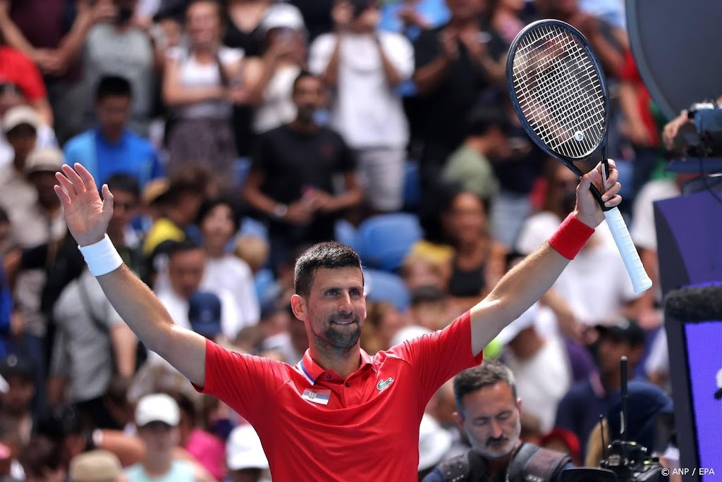 Djokovic ondanks pijnlijke pols met Servië naar kwartfinale