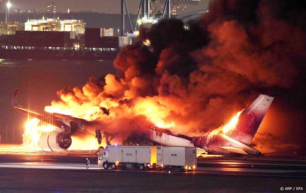 Doden na botsing vliegtuigen op luchthaven Tokio