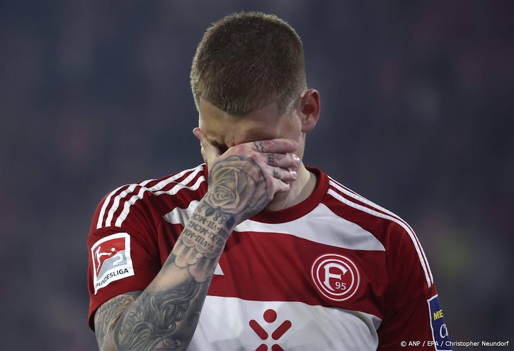 Sc Heerenveen haalt verdediger De Wijs en keeperstrainer Hoek