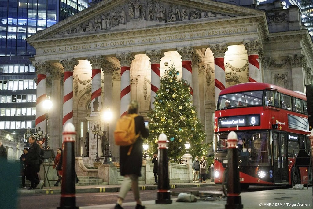 Man overleden doordat auto met kerst op menigte inreed in Londen