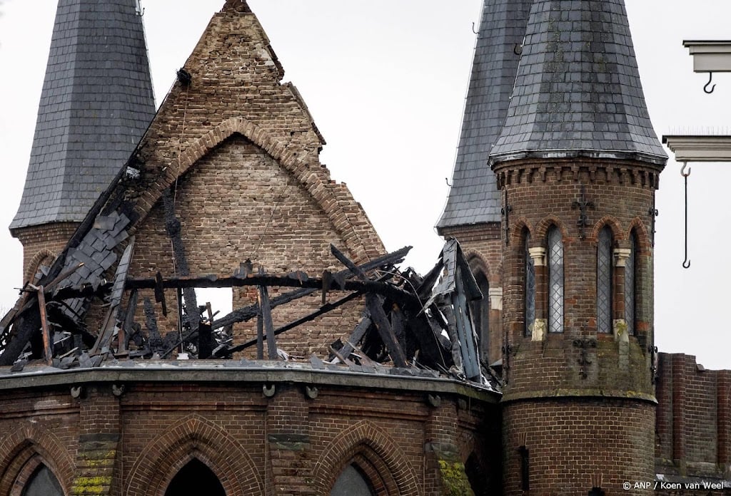 Eigenaar Vondelkerk bezig schade na brand te inventariseren