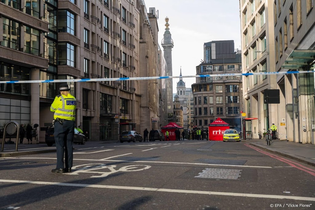 Londense politie schiet vermoedelijke terrorist dood