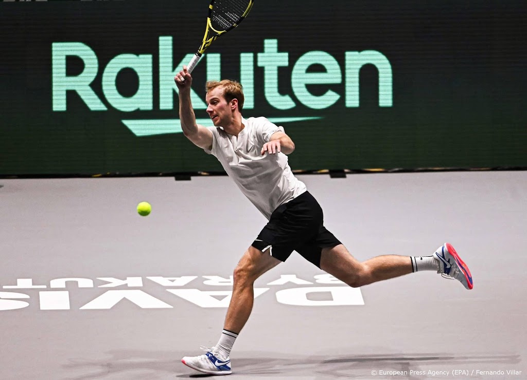 Tennisser Van de Zandschulp wint bij debuut op ATP Tour