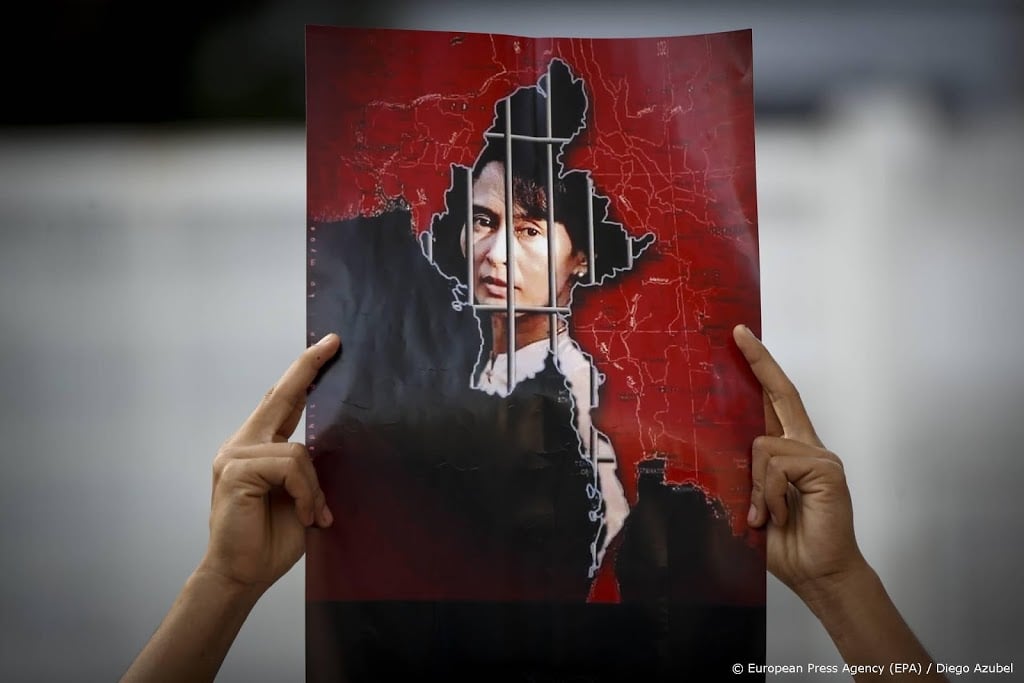 Opgepakte leider Myanmar Suu Kyi 'in goede gezondheid'
