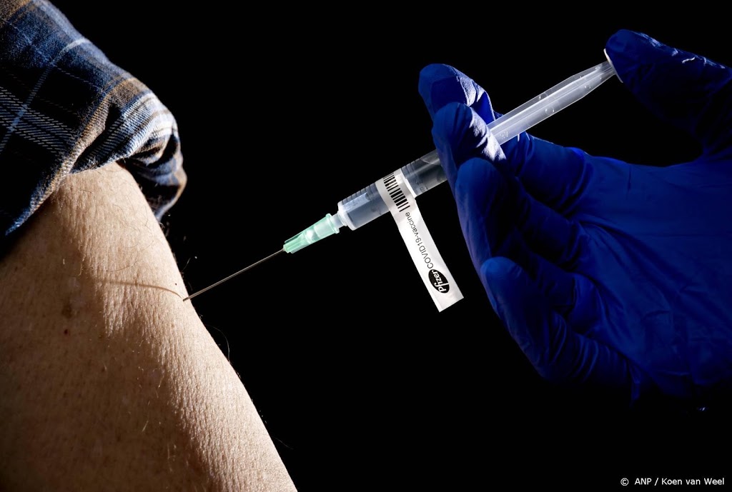 Minister wijst Vlaamse actie voor eerder vaccineren jongeren af