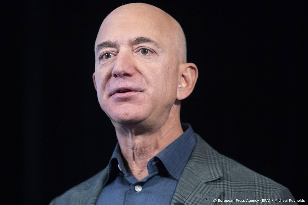 Topman Jeff Bezos doet stapje terug bij webwinkelconcern Amazon