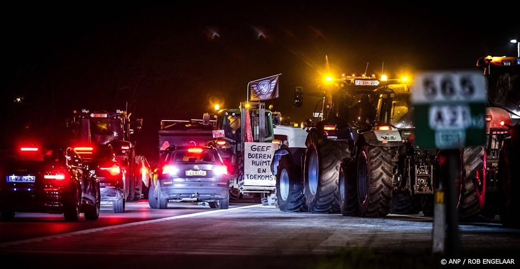 Tientallen boeren blokkeren grensovergang A67 richting Antwerpen